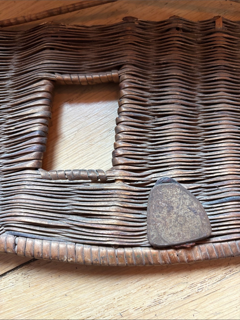 Vtg Handwoven Fishing Creel Basket
Primitive Wicker Creel Rustic Cabin Decor - Picture 5 of 10